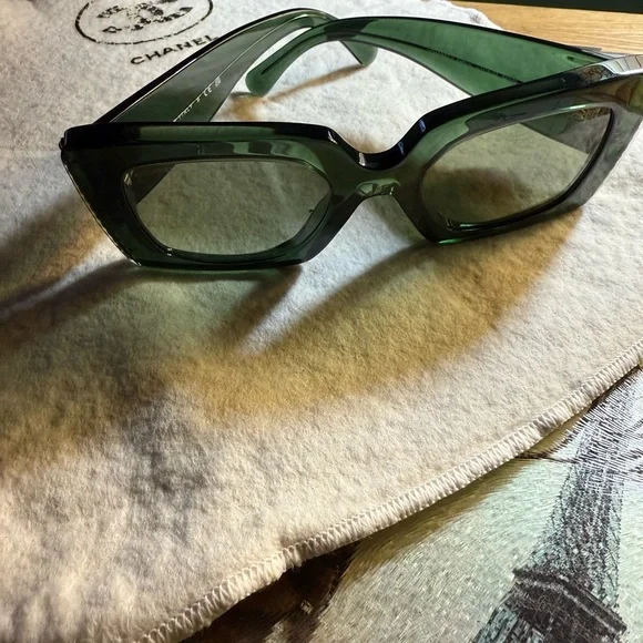 BIG MARK DOWN!!!
Authentic Chanel eyeglasses - Picture 6 of 6